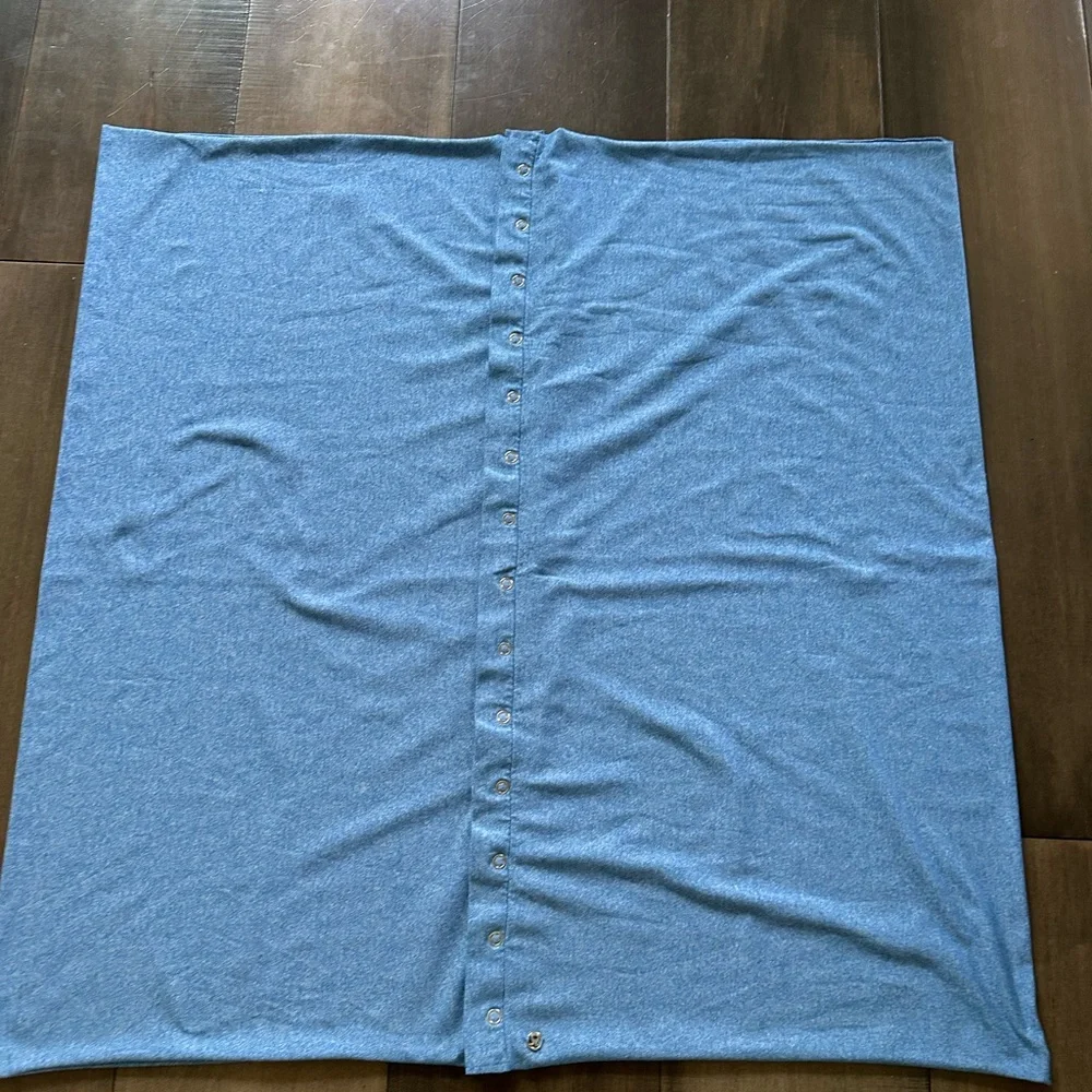 Lululemon athletica Vyniasa scarf blue logo snap button